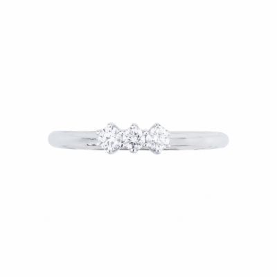 Anillo trilogy en oro blanco 18k con tres diamantes CT 0,21