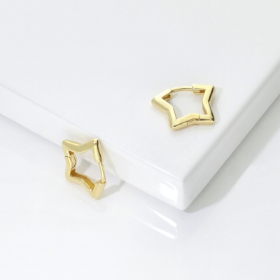 Pendientes estrellitas en oro amarillo 18k