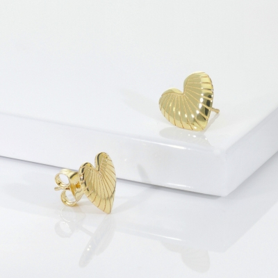 Pendientes corazón a rayas en oro amarillo 18k