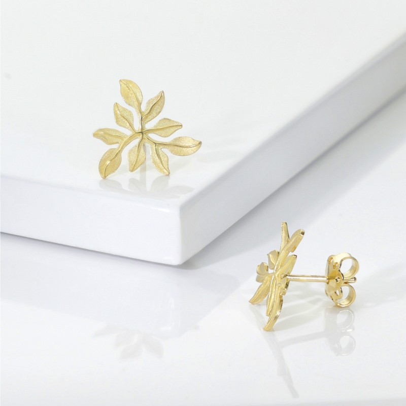 Pendientes hoja satinados y brillantes en oro amarillo 750 Pendientes hoja satinados y brillantes en oro amarillo 750