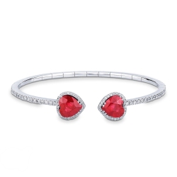 Pulsera en oro blanco de 18k con diamantes y rubí en forma de corazón