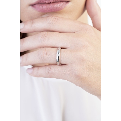 Alianza en oro blanco 750 y diamante de 0.03 quilates