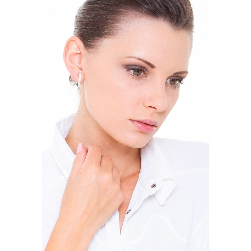 Pendientes de aro con pavé de diamantes en oro blanco de 18 kilates Pendientes de aro con pavé de diamantes en oro blanco de 18 kilates