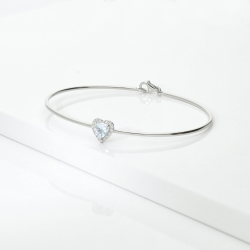 Brazalete rígido en oro blanco con aguamarina corazón y diamantes