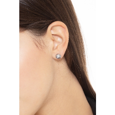Pendientes solitarios a bisel en oro blanco 18K con diamantes 0.20 qt