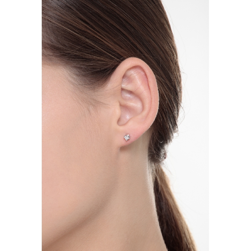 Pendientes botón solitarios 4 garras 0,16 quilates oro blanco 18 kilates Pendientes botón solitarios 4 garras 0,16 quilates oro blanco 18 kilates