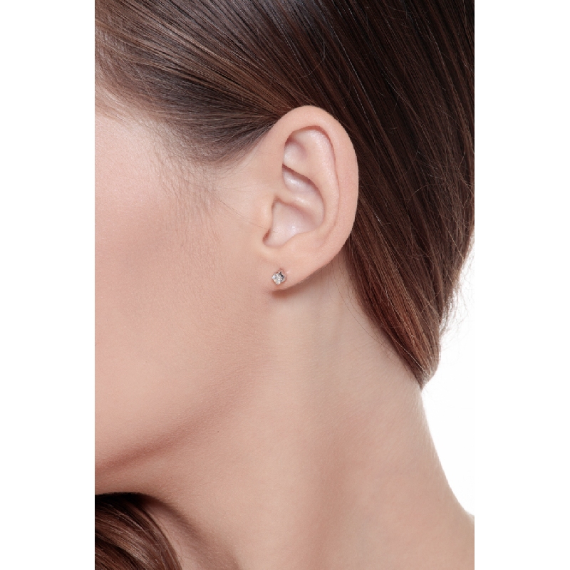 Pendientes solitario en oro blanco de 18 kilates con diamantes 0,20 quilates 
