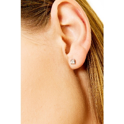 Pendientes de oro blanco de 18 kilates con diamantes de 0,24 quilates