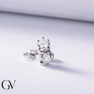 Pendientes solitario oro blanco 18 kilates con diamantes 0.60 quilates 