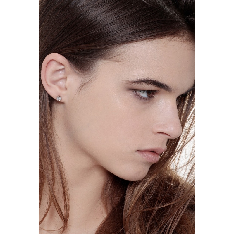 Pendientes solitario oro blanco 18 kilates con diamantes 0.60 quilates 