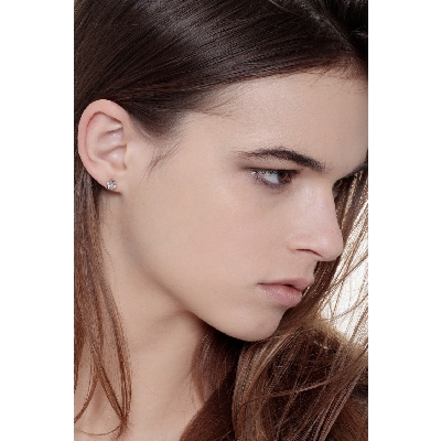 Pendientes solitario oro blanco 18 kilates con diamantes 0.60 quilates 