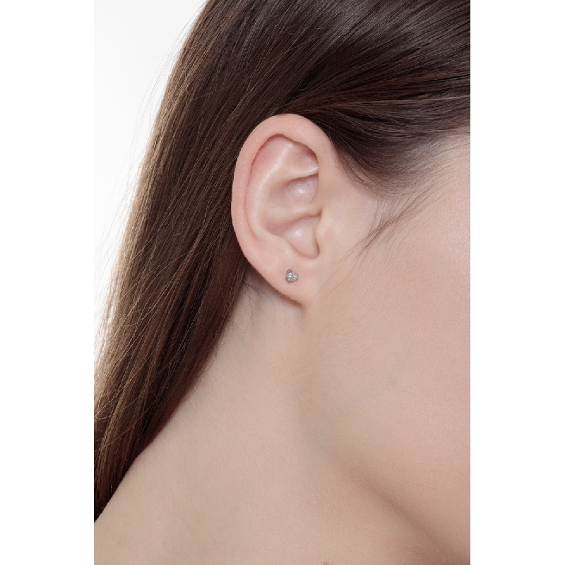 Pendientes botón solitarios 3 garras 0,16 quilates oro blanco 18 kilates  Pendientes botón solitarios 3 garras 0,16 quilates oro blanco 18 kilates