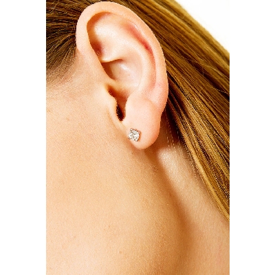 Pendientes botón solitarios con diamantes 0.80 quilates en oro blanco de 18 kilates