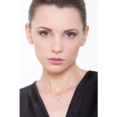 Collar oro blanco mujer de 18 kilates con colgante de corazón de diamantes de 0.04 quilates