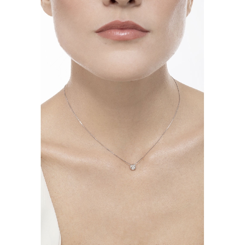 Colgante solitario 0.10 quilates diamante y oro blanco 18 kilates Colgante solitario 0.10 quilates diamante y oro blanco 18 kilates
