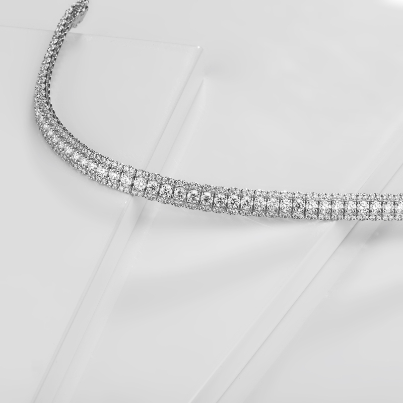 Pulsera tipo tenis con diamantes en oro blanco 18k