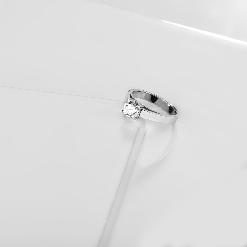 Anillo solitario diamante certificado IGI CT 1.00 oro blanco 18k