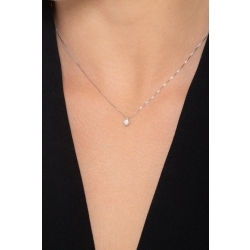 Collar de oro blanco 750 y diamante solitario de 0.15 quilates 2
