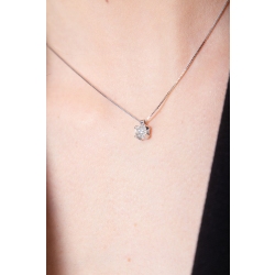 Colgante solitario con diamante de 0.50 quilates en oro blanco 18k 2