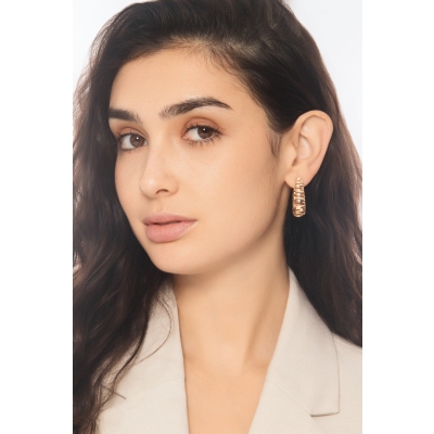 Pendientes oro rosa 18k con diamantes y acabado estriado