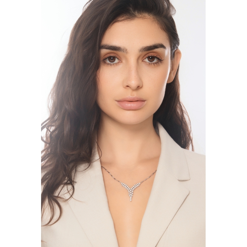 Collar en Y semirrígido en cascada en oro blanco 18k con diamantes