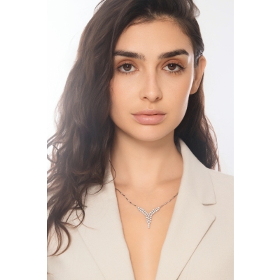 Collar en Y semirrígido en cascada en oro blanco 18k con diamantes