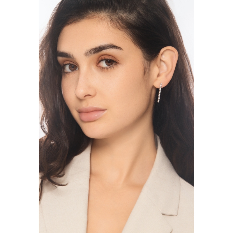 Pendientes tennis lineales en oro blanco 18k con diamantes