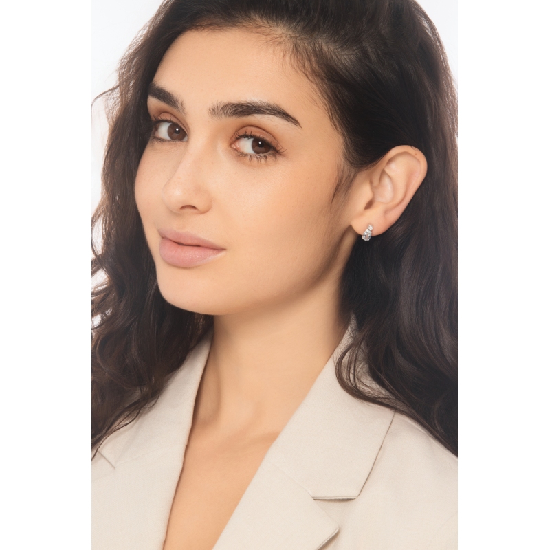 Pendientes de botón en oro blanco de 18k con aguamarinas ovaladas y diamantes