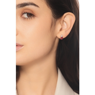  Pendientes de botón en oro blanco 750 con rubíes ovalados y diamantes