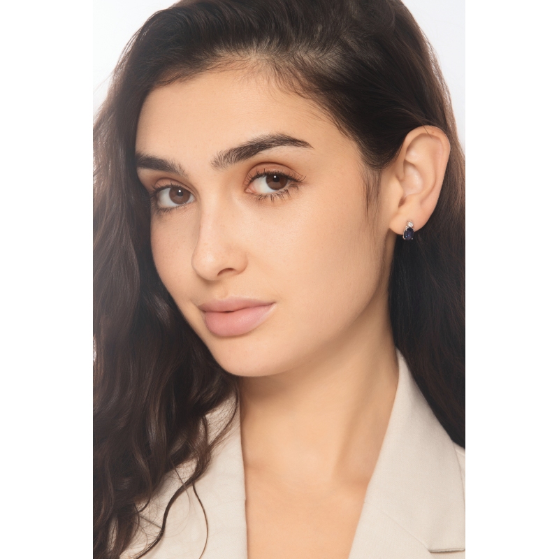 Pendientes boton en oro blanco 18k con diamantes y zafiros azules