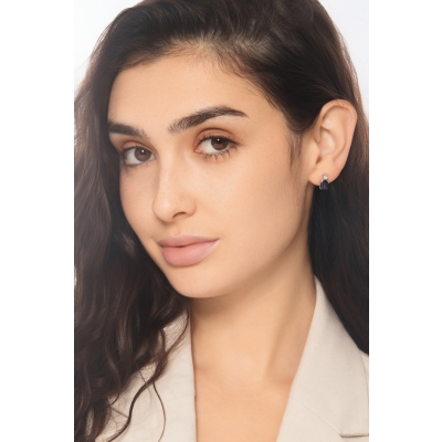 Pendientes boton en oro blanco 18k con diamantes y zafiros azules