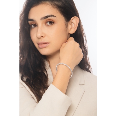 Pulsera elástica en oro blanco de 18k con diamantes