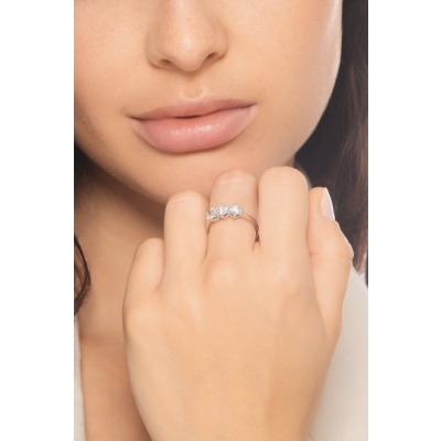Anillo oro blanco 18 quilates con tres diamantes CT 1,20 