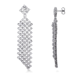 Pendientes colgantes en oro blanco 18k con diamantes brillantes