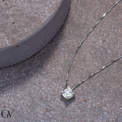 Collar diamante solitario 0.50 quilates y oro blanco 750