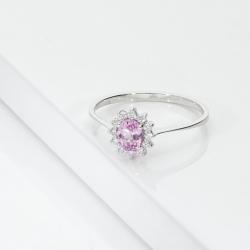 Anillo en oro blanco 18k con halo zafiro rosa y diamantes