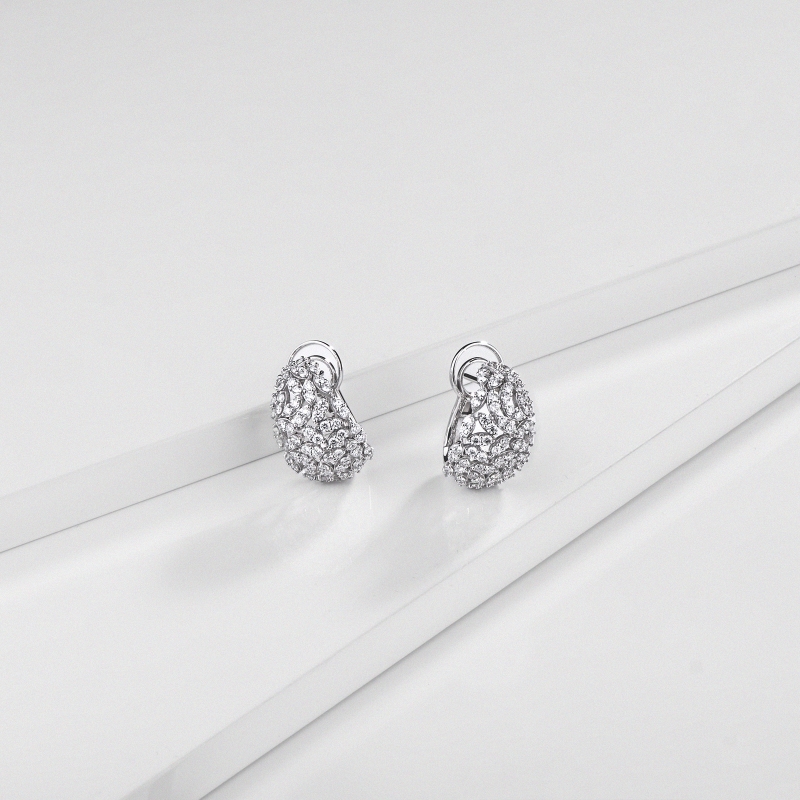 Pendientes de diseño con ilusión de navettes en oro blanco Pendientes de diseño con ilusión de navettes en oro blanco