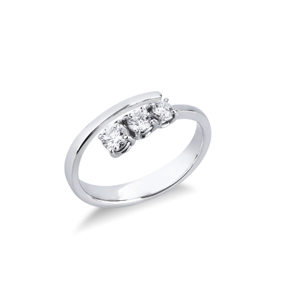 Anillo contrarié realizado en oro blanco de 18k con 3 diamantes
