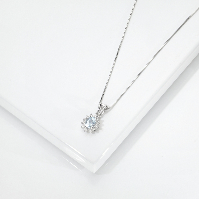 Colgante Aguamarina Ovalada Diamantes Oro Blanco Colgante Aguamarina Ovalada Diamantes Oro Blanco