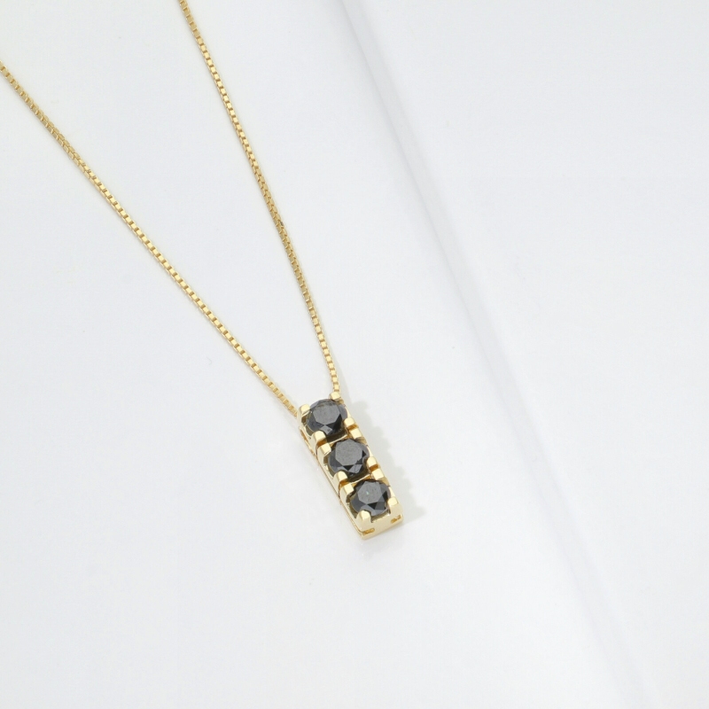Collar Trilogy en oro amarillo 18 K con diamantes negros Collar Trilogy en oro amarillo 18 K con diamantes negros