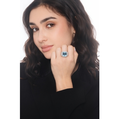 Anillo en oro blanco 18k con aguamarina y diamantes