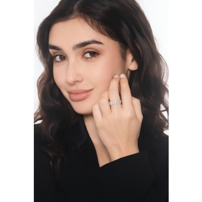 Alianza engastada creativa oro blanco 18K y diamantes