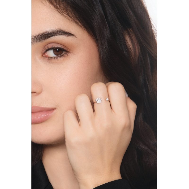 Anillo abierto en oro blanco con huella y diamantes Anillo abierto en oro blanco con huella y diamantes