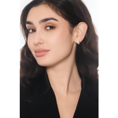 Pendientes con pavé ovalado en oro blanco, zafiro y diamantes