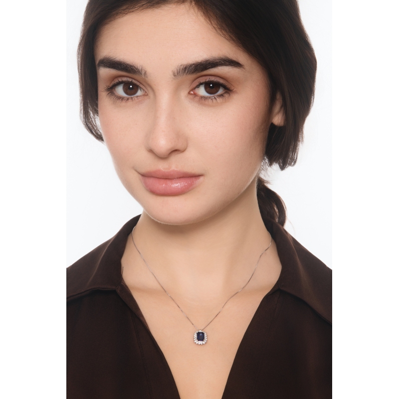 Cadena en oro blanco 18k con colgante zafiro azul y diamantes