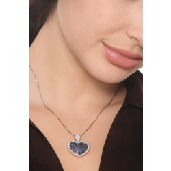 Collar con colgante corazón en oro blanco 18k y zafiros azules  2