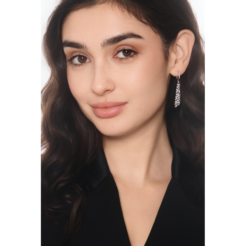 Pendientes colgantes en oro blanco 18k con diamantes