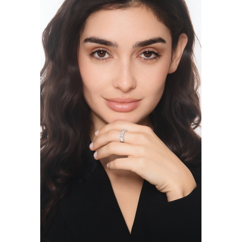 Anillo a 5 piedras en Oro Blanco 18k ct 2.20 Anillo a 5 piedras en Oro Blanco 18k ct 2.20