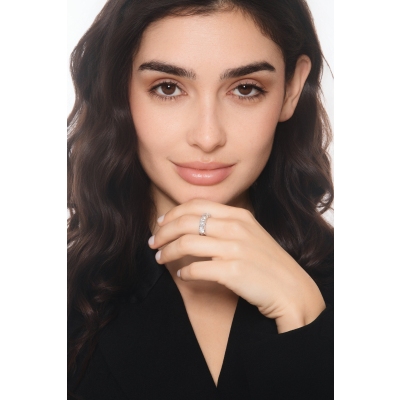 Anillo a 5 piedras en Oro Blanco 18k ct 2.20