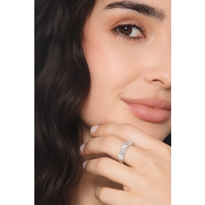 Anillo a 5 piedras en Oro Blanco 18k ct 2.20